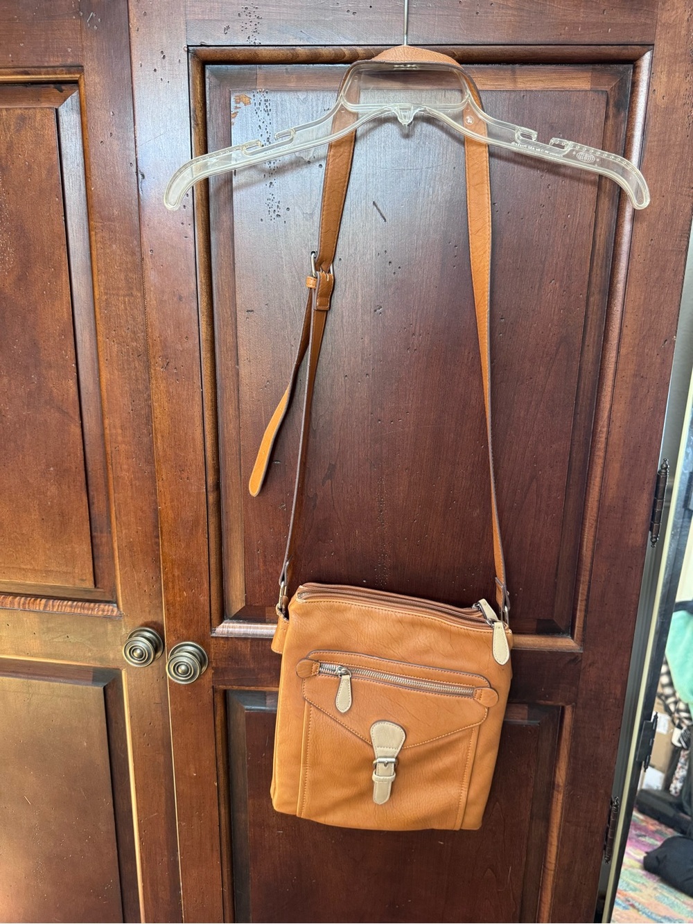 Leather Crossbody Bag in Tan - Classic Shoulder Bag